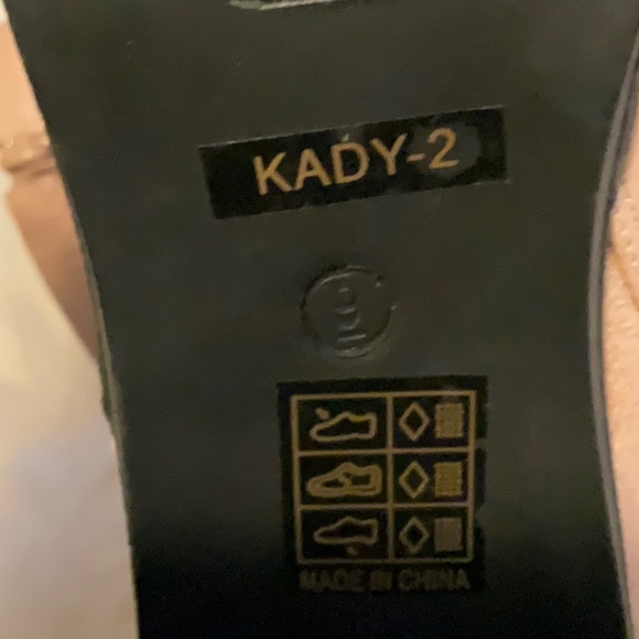 TRIUMPH BLOCK HEEL ANKLE BOOTS - Picture 8 of 10